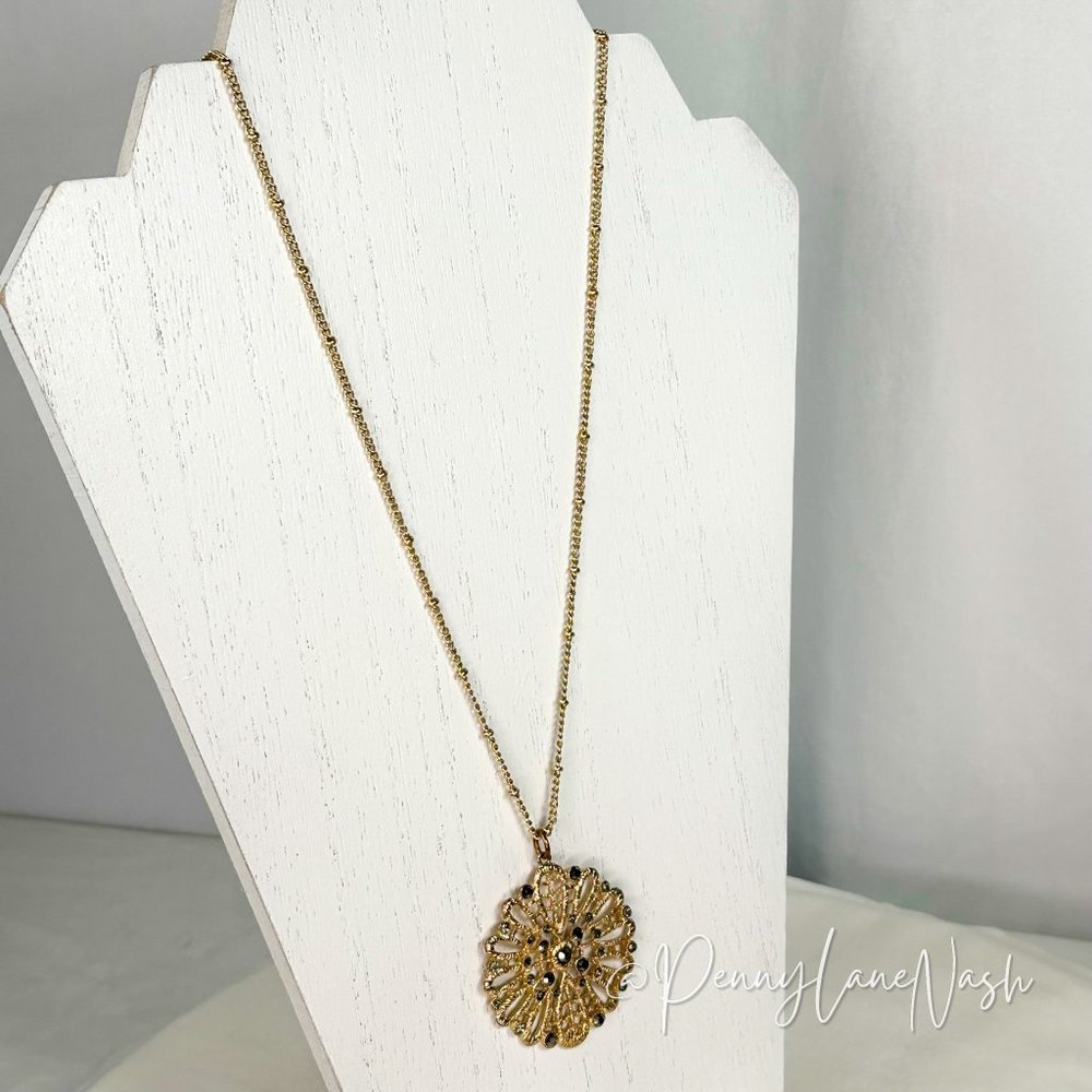 Vintage Flower Etched Burst w/ Stones Pendant Necklace - Picture 4 of 6